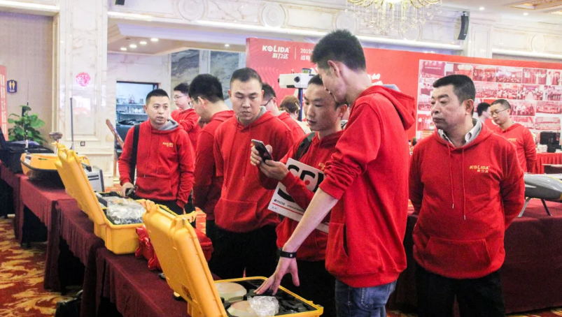 參觀南方地理信息產(chǎn)業(yè)園4 參觀南方地理信息產(chǎn)業(yè)園4